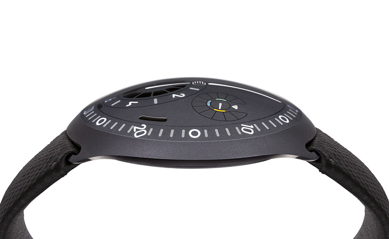 SIHH 2019新作 機械式時計として世界初のスマートリューズを採用した「Type 2」