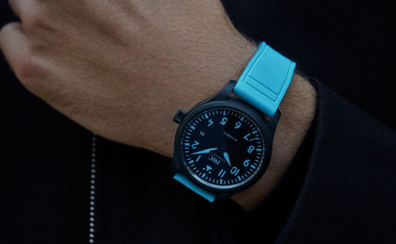 2026新作 IWCがジョージ・ラッセルとタッグを組み、ドライバーのシグネチャーである “ブルー”を基調とした限定モデル「パイロット・ウォッチ・クロノグラフ 41・ジョージ・ラッセル」「パイロット・ウォッチ・オートマティック 41・ジョージ・ラッセル」を発表