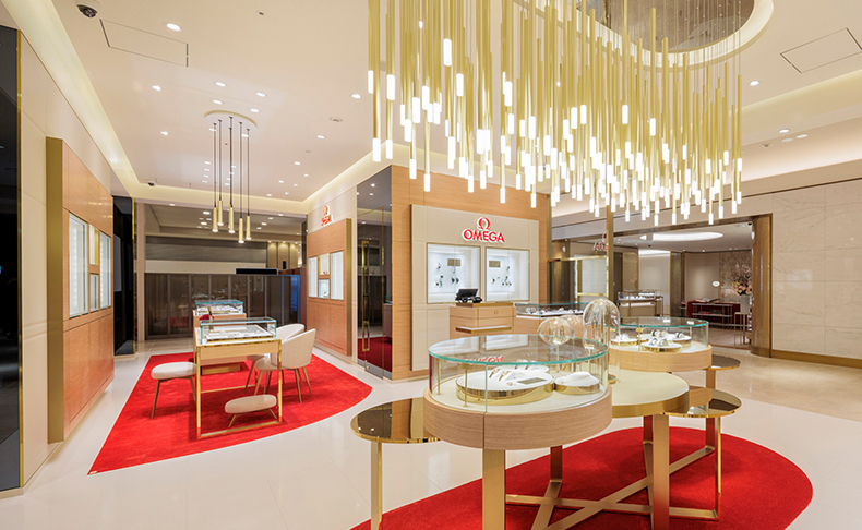 「オメガブティック阪急うめだ本店」、2026年3月20日(金)リニューアルオープン。新デザイン要素を取り入れ、“ムーンラウンジ”も新設しより上質に。歌舞伎俳優、片岡千之助さんがプレオープンに登場