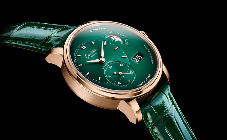 2021新作 真の「オリジナル」の類まれなる物語。グラスヒュッテ・オリジナル「パノマティックルナ」からレッドゴールドとディープグリーンのモデルが登場 