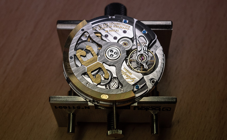 ドイツの伝統と革新性が結合した希有な時計ブランド グラスヒュッテ・オリジナル マニュファクトリー体験記