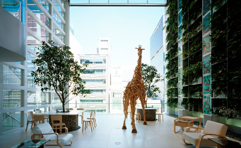 あちこち回遊したくなる。時計選びが楽しくなる。ニコラス・G・ハイエックセンターへの誘い