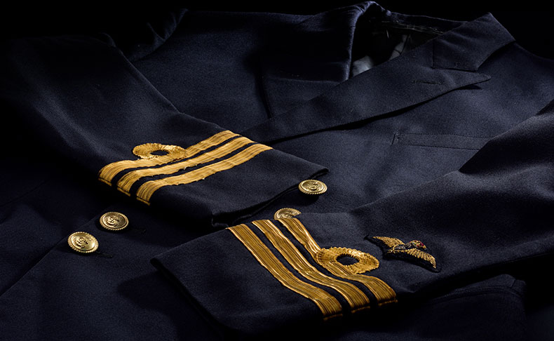 ネイビー・ブレザーの起源と ギーブス＆ホークスの英国海軍ブレザー