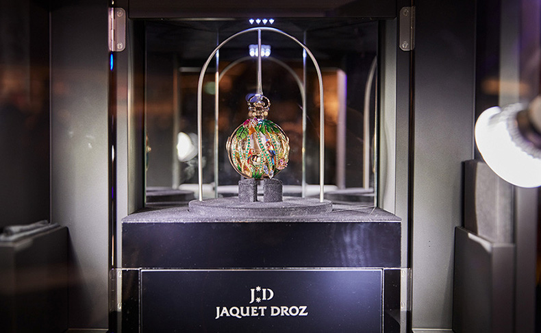 2つの比類なきクリエーションが披露された「THE STORY OF THE UNIQUE-ジャケ・ドロー創業280年特別展-」第6ステージ