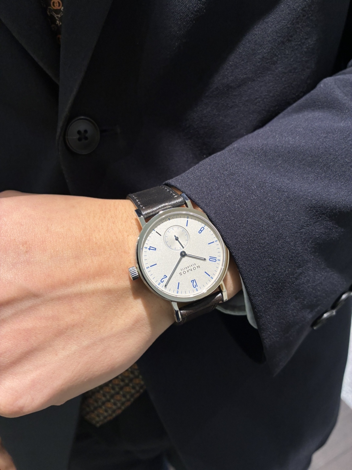 (ノモス グラスヒュッテ)
