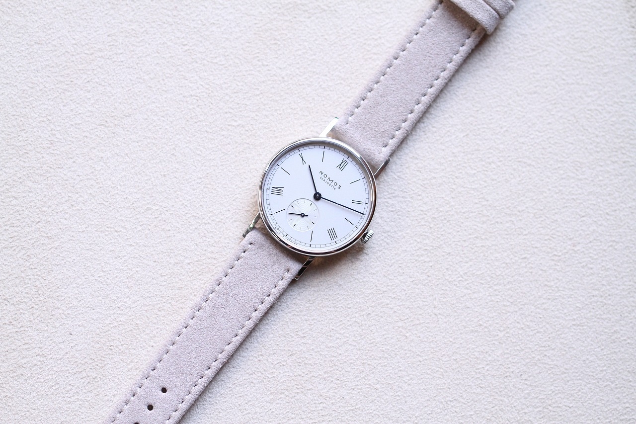 (ノモス グラスヒュッテ)
