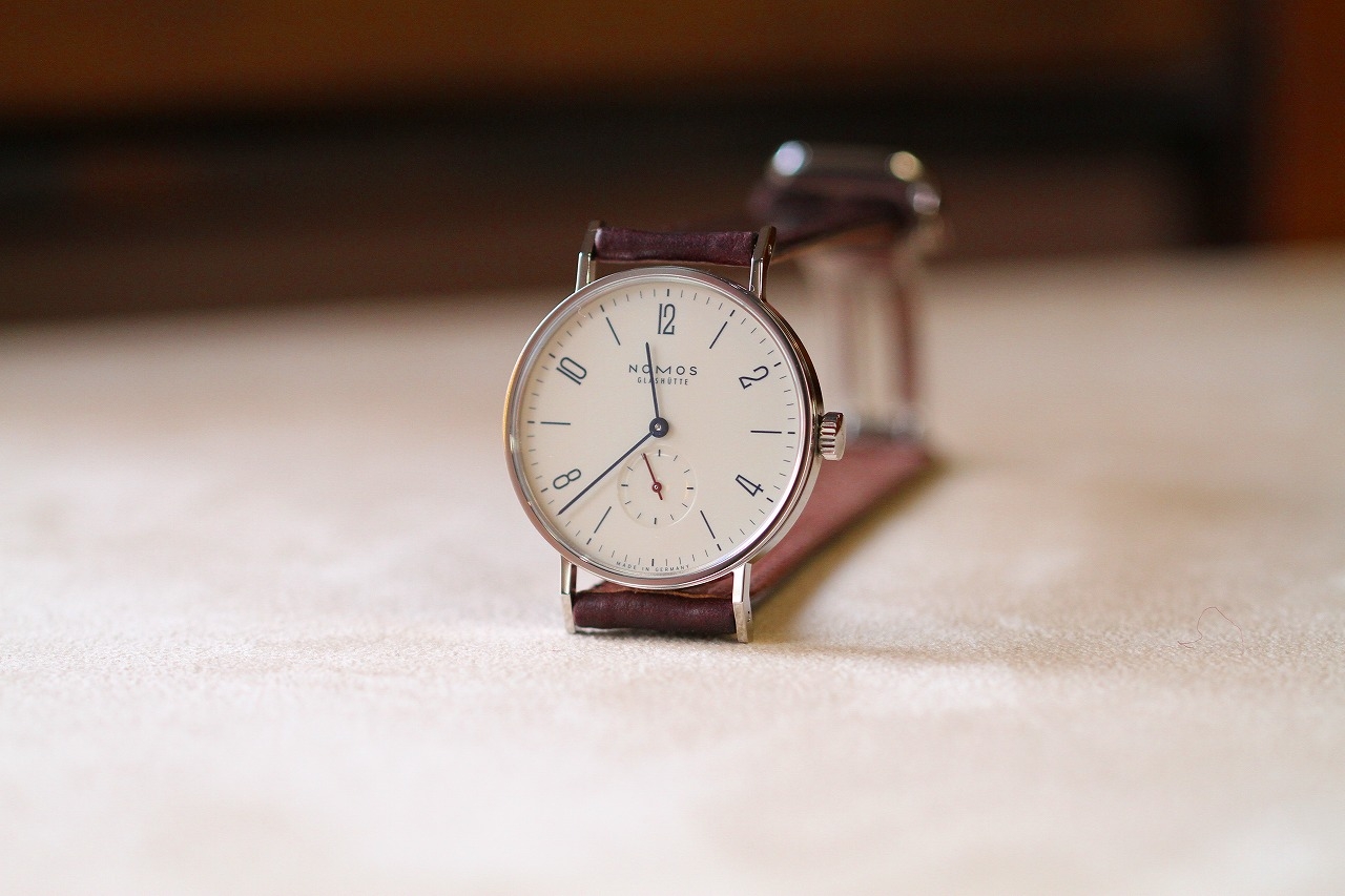 (ノモス グラスヒュッテ)
