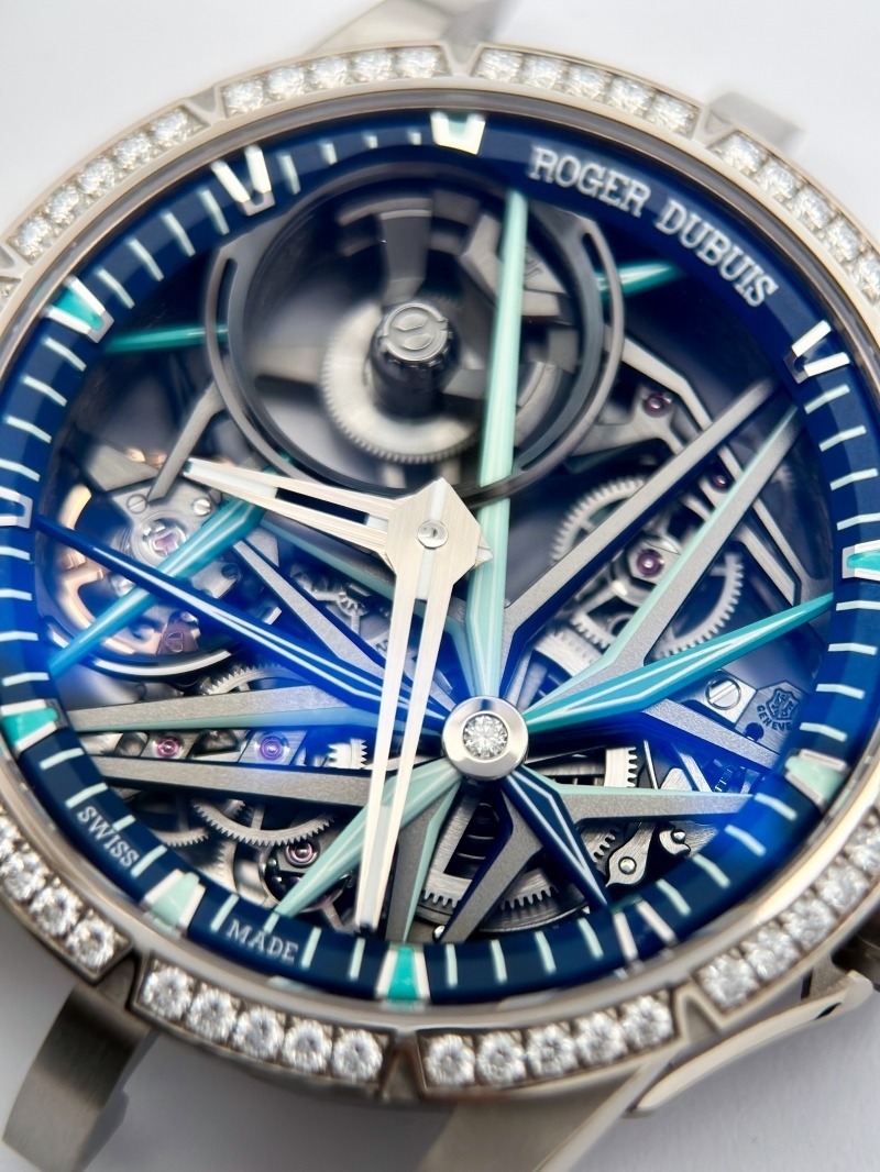 ROGER DUBUIS(ロジェ・デュブイ)
