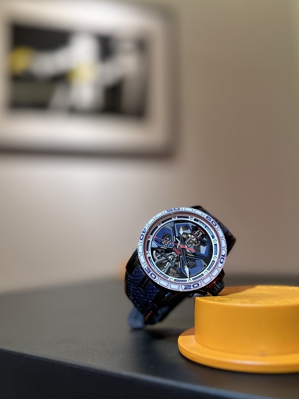 ROGER DUBUIS(ロジェ・デュブイ)
