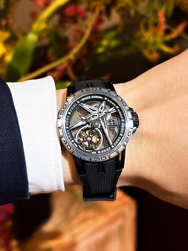 ROGER DUBUIS(ロジェ・デュブイ)
