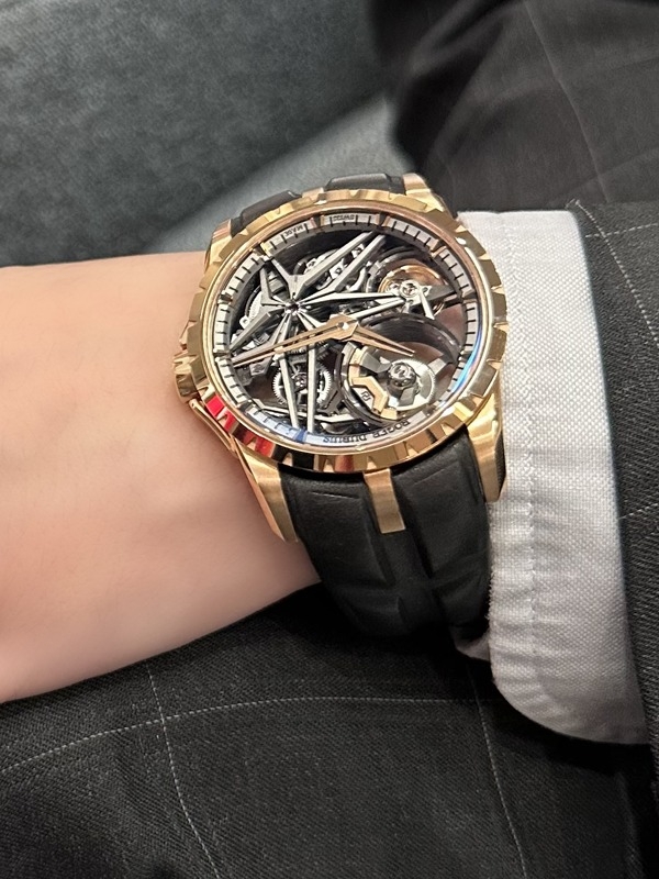 ROGER DUBUIS(ロジェ・デュブイ)
