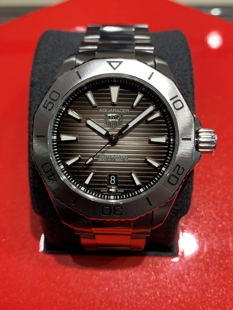 (タグ・ホイヤー)
