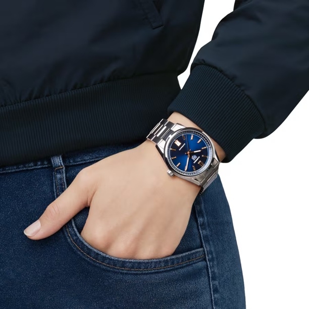 (タグ・ホイヤー)
