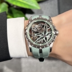 ROGER DUBUIS(ロジェ・デュブイ)
