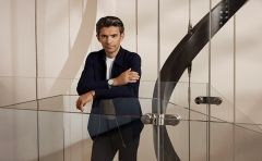 ゴーティエ・カピュソンがショパール マニュファクチュールを訪問。音楽と時計製造が共通の言語で語り合うとき