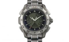 オメガ「スピードマスター X-33」、NASA「アルテミスII」クルーとともに宇宙へ！