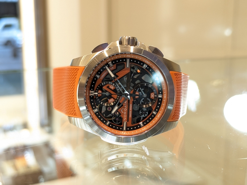  【ノルケイン】鮮烈なオレンジ！大人気モデルが挑戦的なカラーリングで登場！_インディペンデンス スケルトン クロノ_N3200.40S01.O01