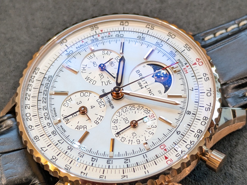  【ブライトリング】日本限定！永久カレンダー搭載のナビタイマー B19 クロノグラフ 43 パーペチュアルカレンダー ジャパンリミテッド