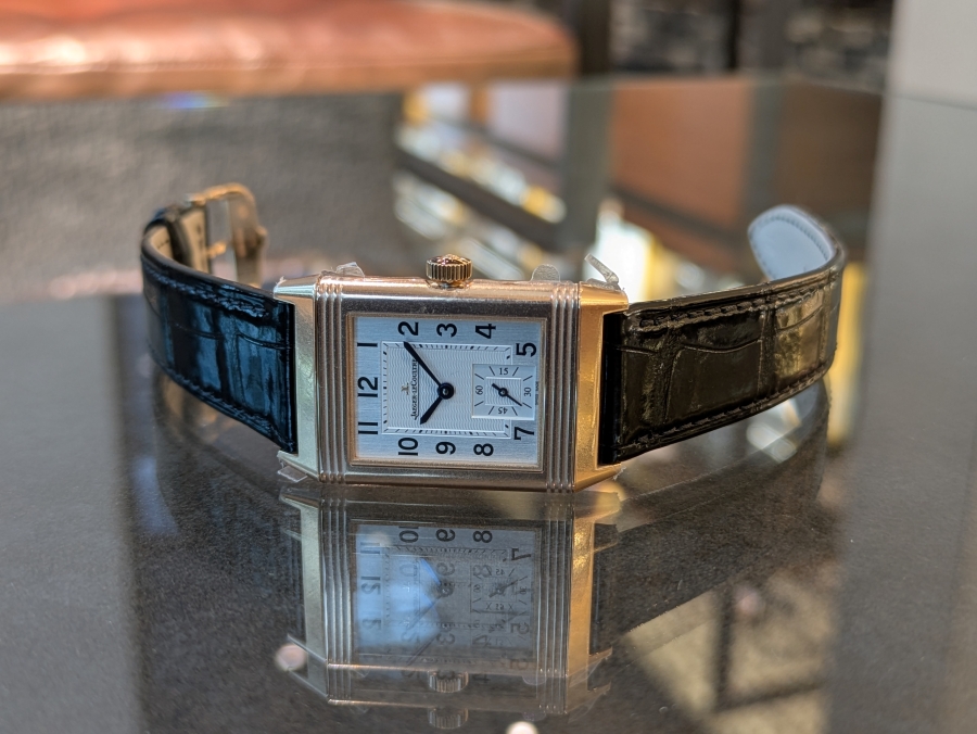  【ジャガー・ルクルト】大人気のレベルソ・クラシック ミディアムサイズに金無垢モデルが新登場！_レベルソ・クラシック・スモールセコンド_Q3862520【入荷情報】