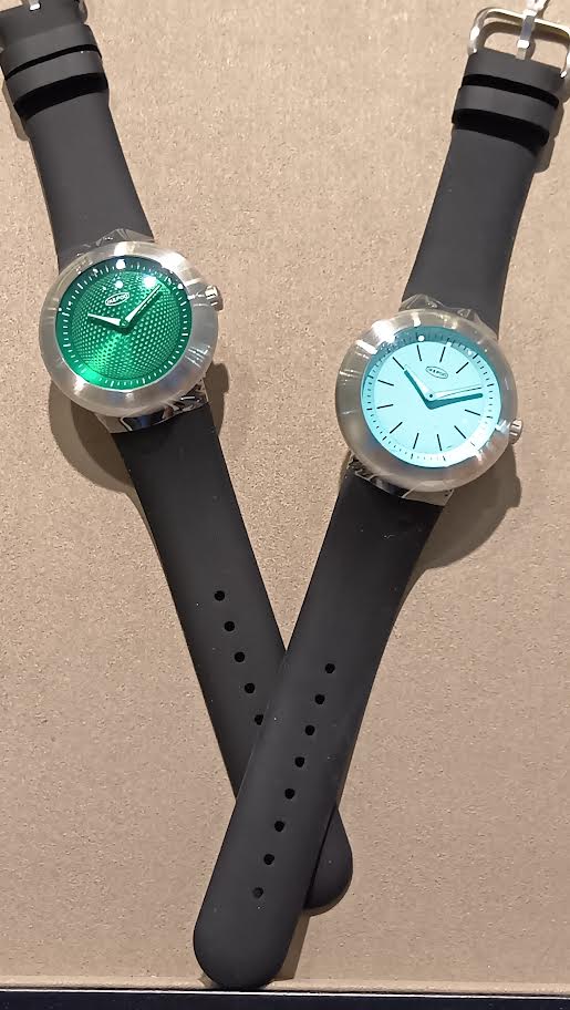 DUOPOD　2色入荷しました！