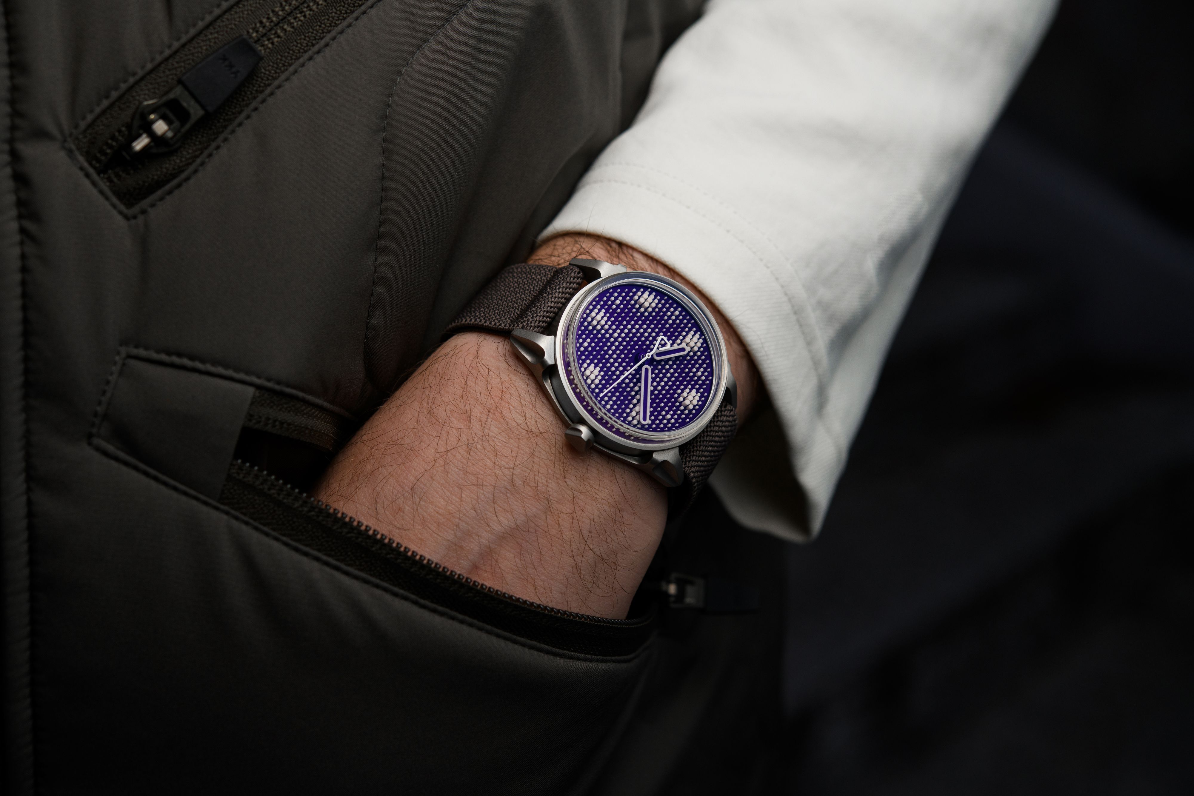 KOLLOKIUM PROJEKT 01 VARIANT “F”   限定399本生産モデルを「特別展示中」