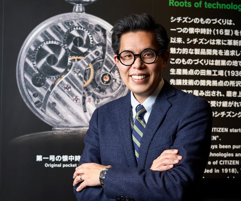 「シチズンの面白いところは、ちょっとクセのあるモデルが多いことでしょうか？　その中から、どれか一本好きなモデルを選ぶのは難しいですね。たとえば薄型クォーツの『エクシード』も好きなんですよね。薄型化というのは、ある意味、シチズンのDNAですからね」