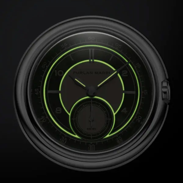 インデックスを囲うインナーのダブルサークルとスモールセコンド外周部のほぼ全域に加えて、時分針にもスーパールミノバを塗布