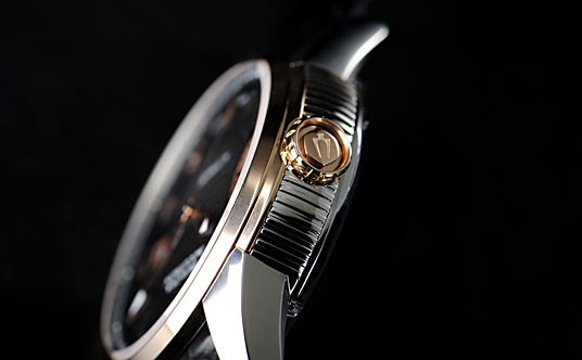 BULOVA ACCUTRON(�u���[�o �A�L���g����)