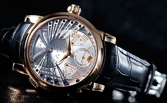 ULYSSE NARDIN(�����X�E�i���_��)